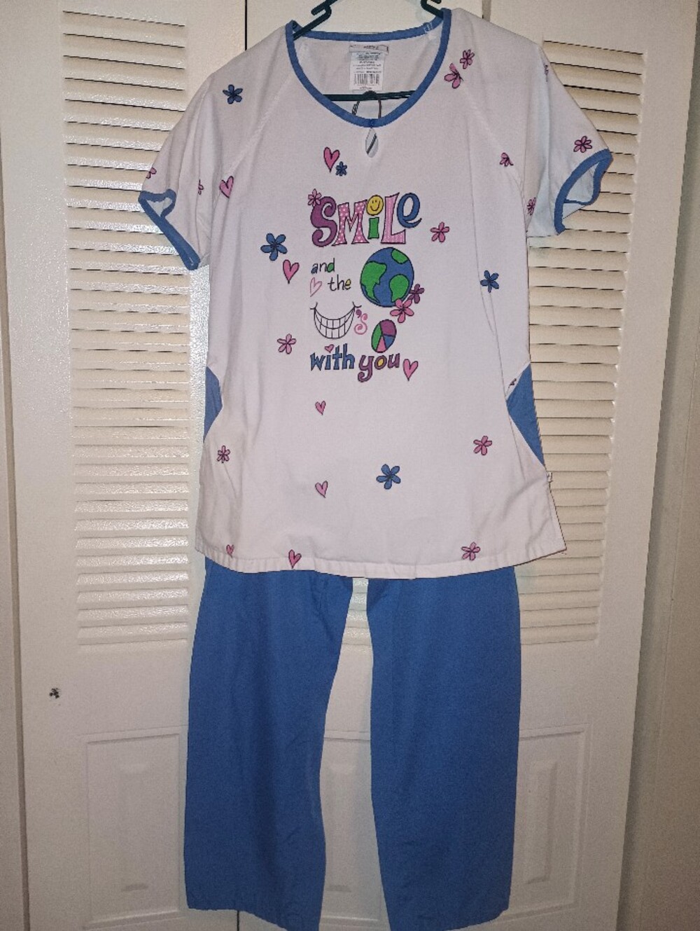 Women Blue and White Scrub Set (Top M/Pants S)